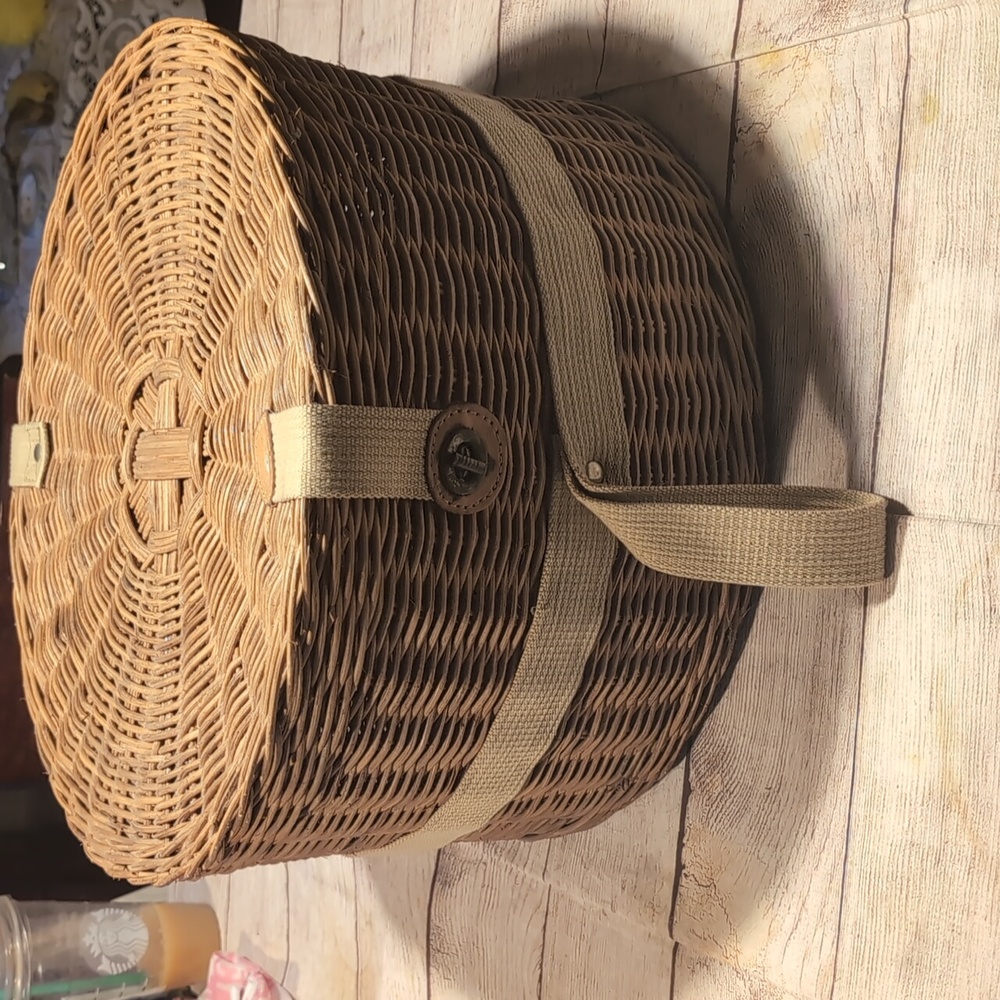 Vintage Round Woven Wicker Basket  Attached Lid Turn Key Closure